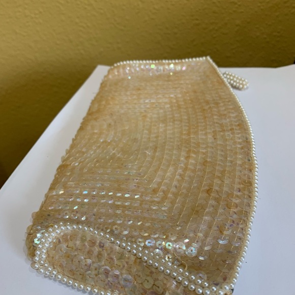 Vintage Ecru Clutch Evening Purse Styled By Simon of Japan Faux Pearls & Sequins - Picture 3 of 7